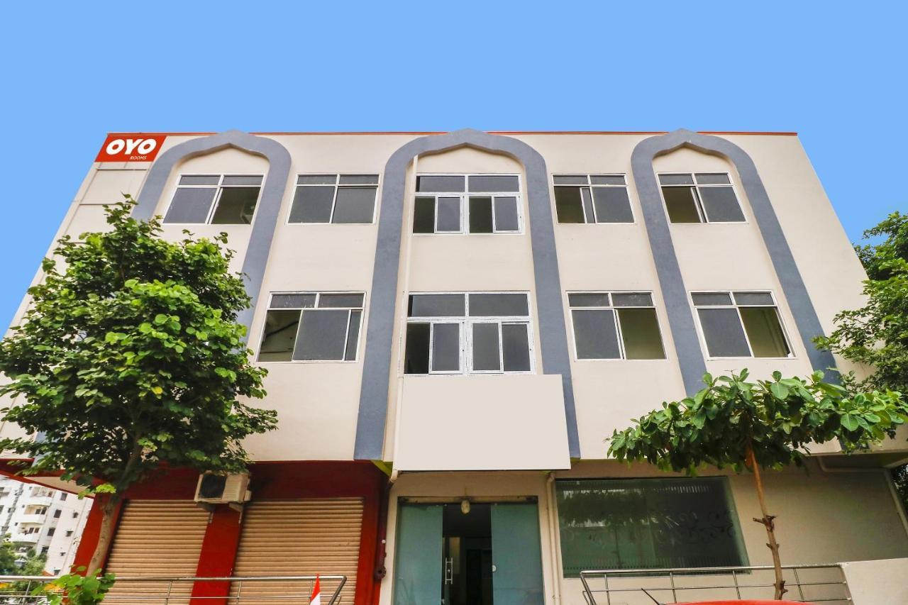 Hotel Oyo Dharani Grand Khammam Exterior foto